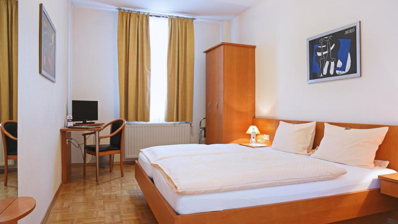 Hotel Deutsches Haus Kaub Ngoại thất bức ảnh